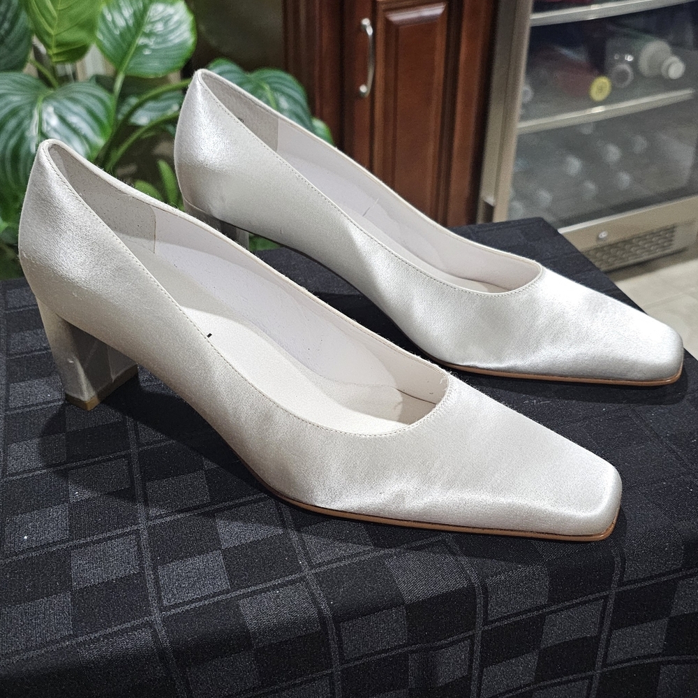 Classic White Satin Heels with Pointed Toe and Medium Height
